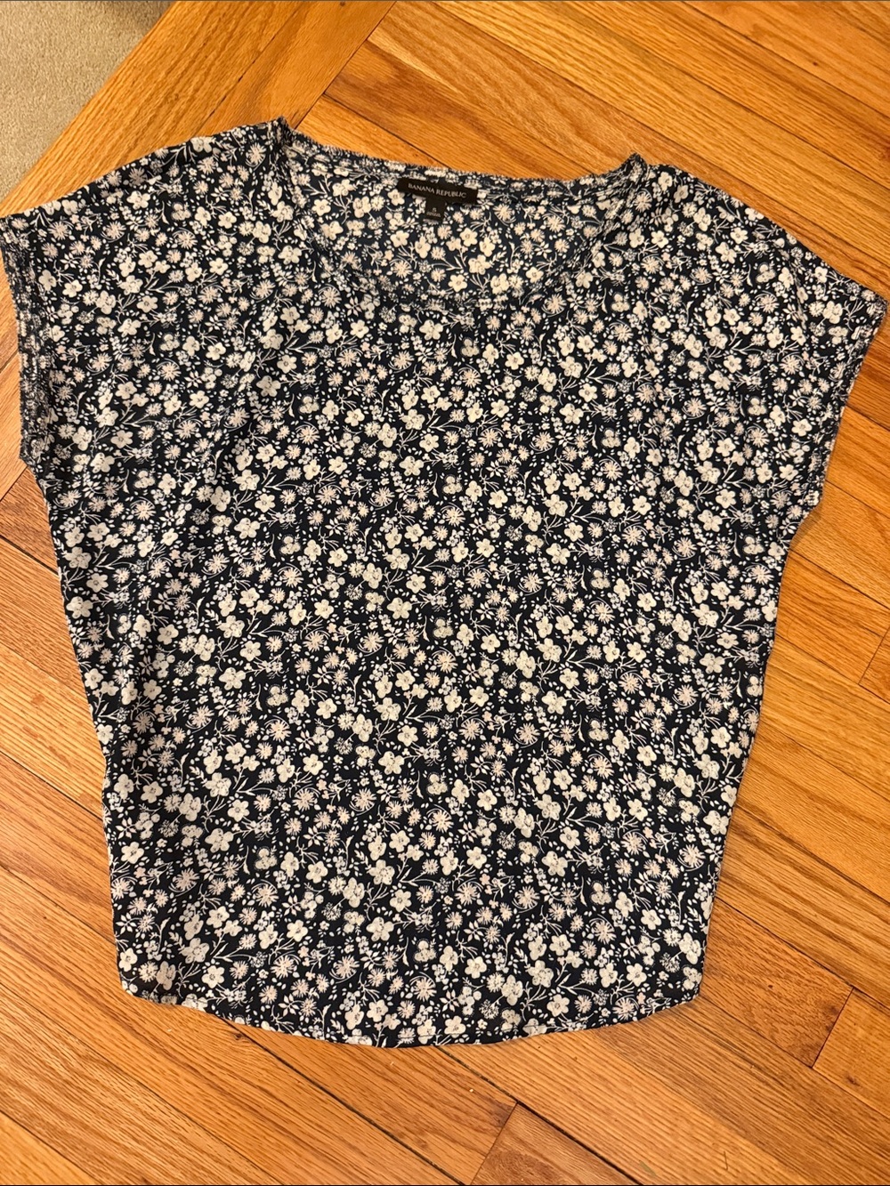 Banana Republic Navy and White Floral Short-Sleeve Blouse